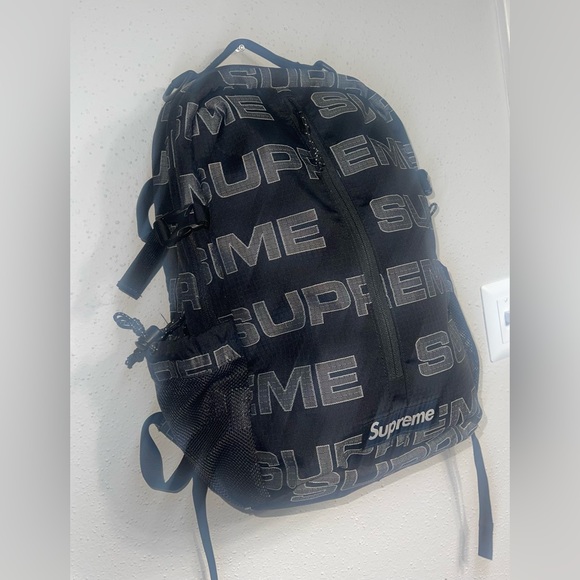 Supreme Backpack - Picture 3 of 7